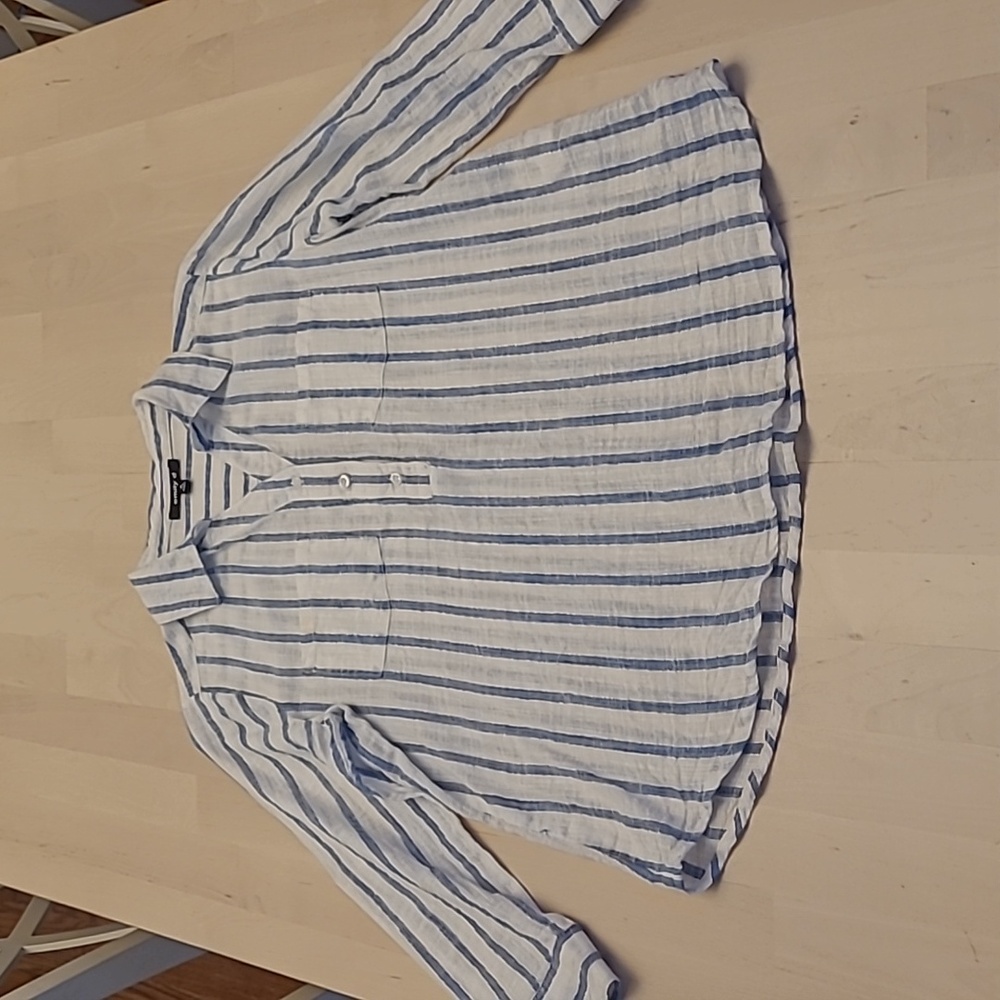 LIKE NEW Emily D White, Silver, and Blue 3/4 Sleeved Striped Lightweight Shirt